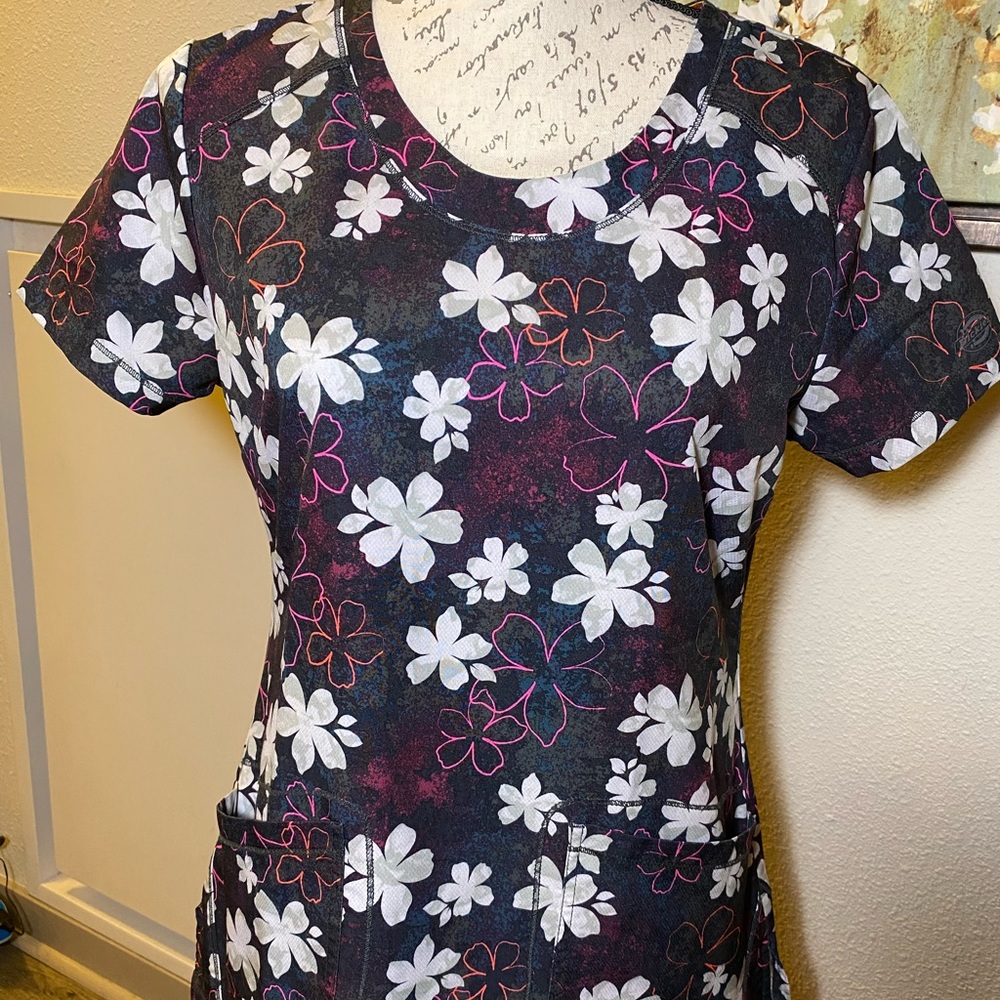 Used women’s scrub top. Dickies. Size small